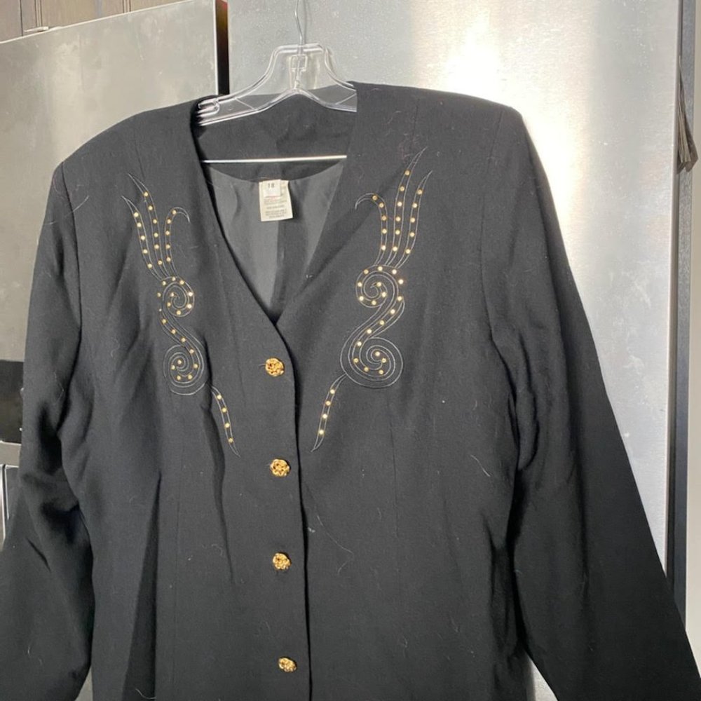 100% WOOL LADY AZZURRA  JACKET   SIZE 18.